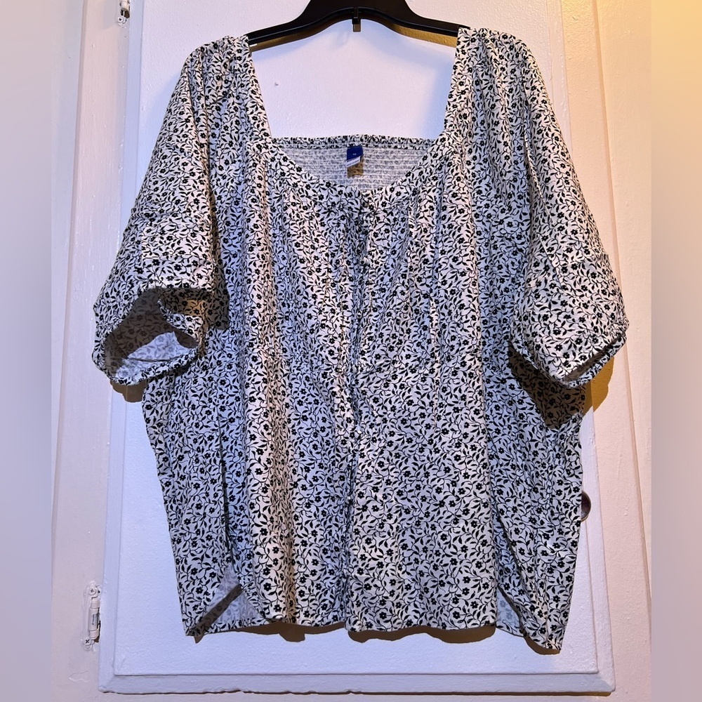 Plus Size- White Floral Print Blouse - Picture 2 of 5